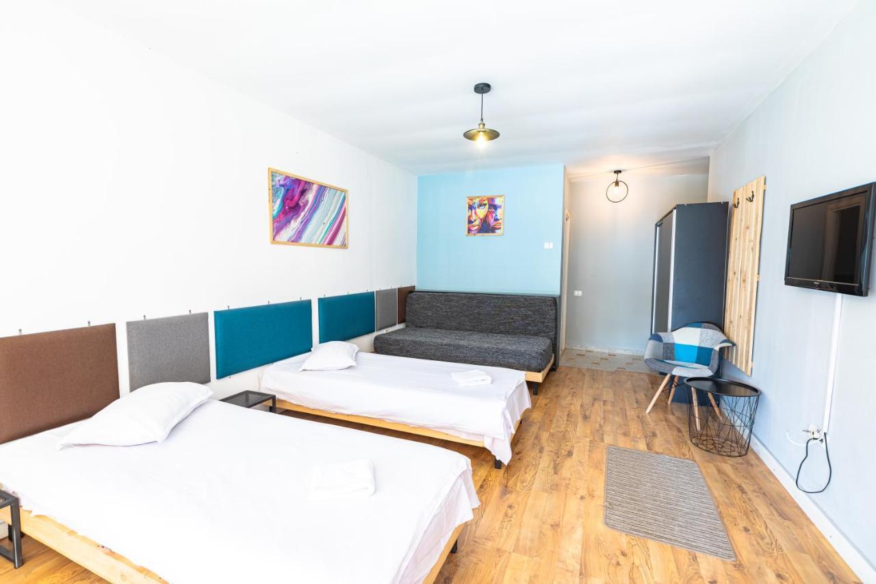 Ezio House Hotel Timisu de Jos Ngoại thất bức ảnh