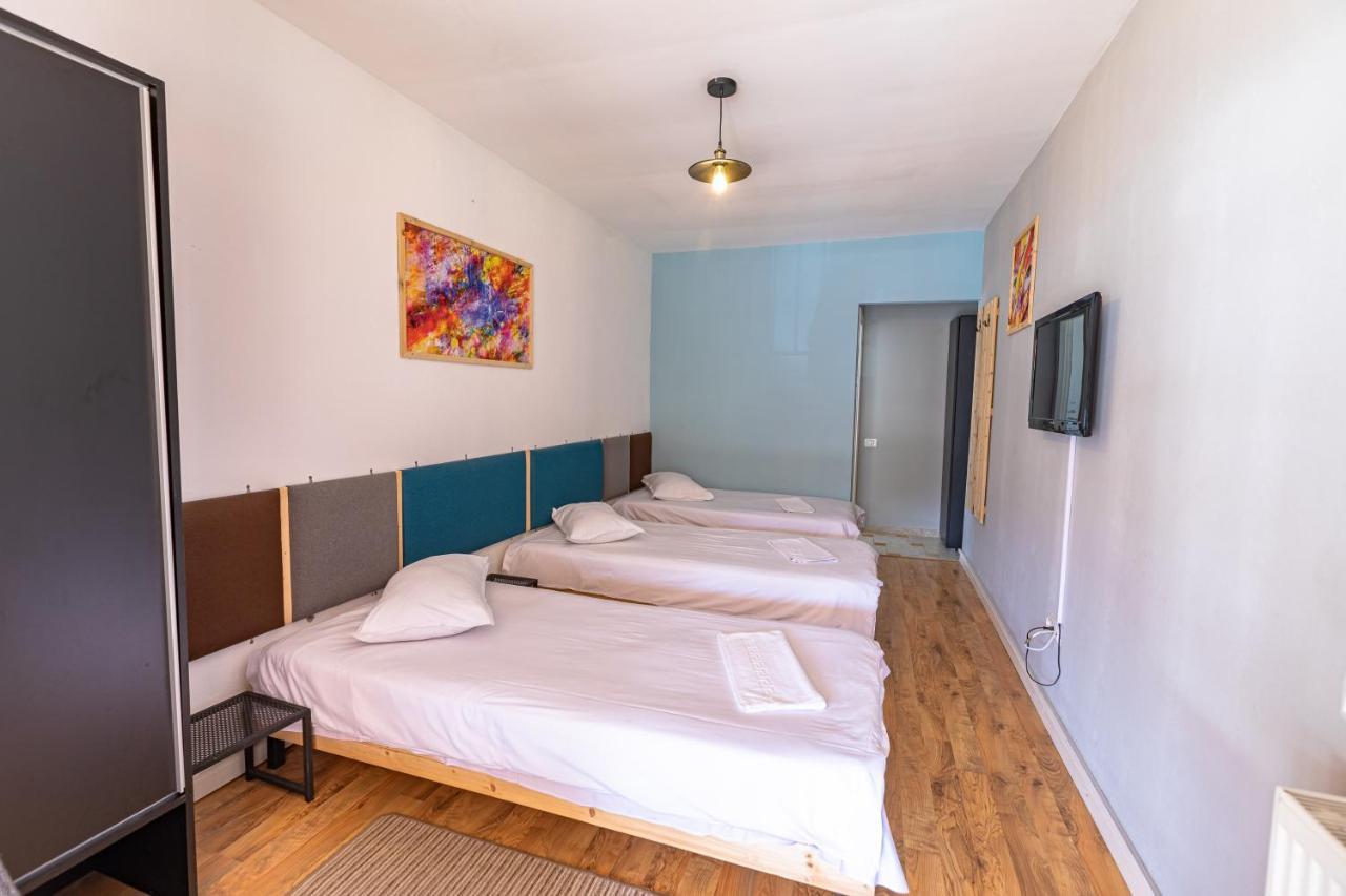 Ezio House Hotel Timisu de Jos Ngoại thất bức ảnh