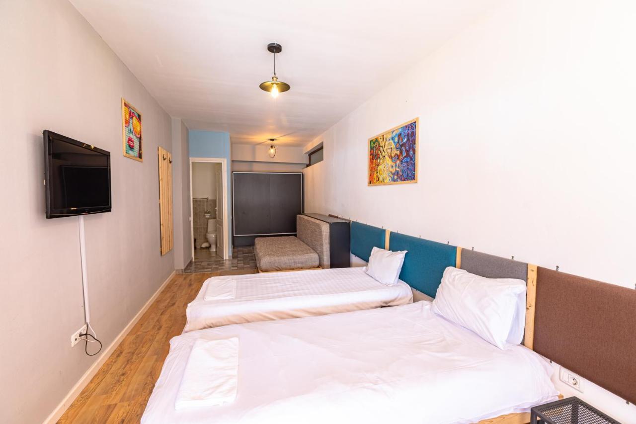 Ezio House Hotel Timisu de Jos Ngoại thất bức ảnh