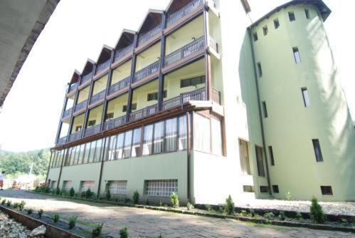 Ezio House Hotel Timisu de Jos Ngoại thất bức ảnh