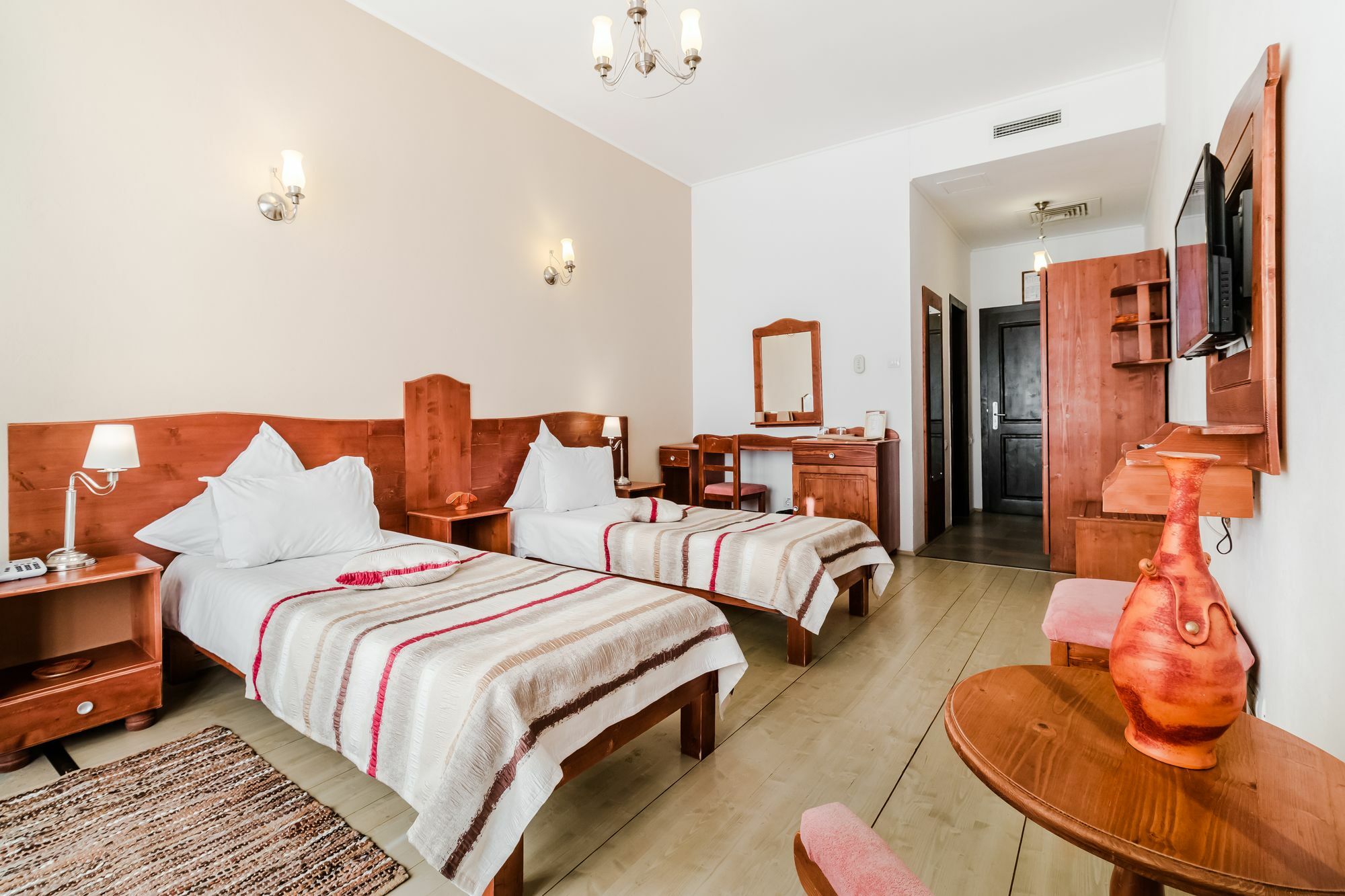 Ezio House Hotel Timisu de Jos Ngoại thất bức ảnh