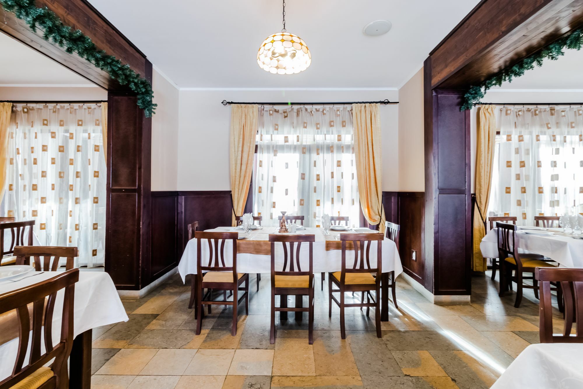 Ezio House Hotel Timisu de Jos Ngoại thất bức ảnh