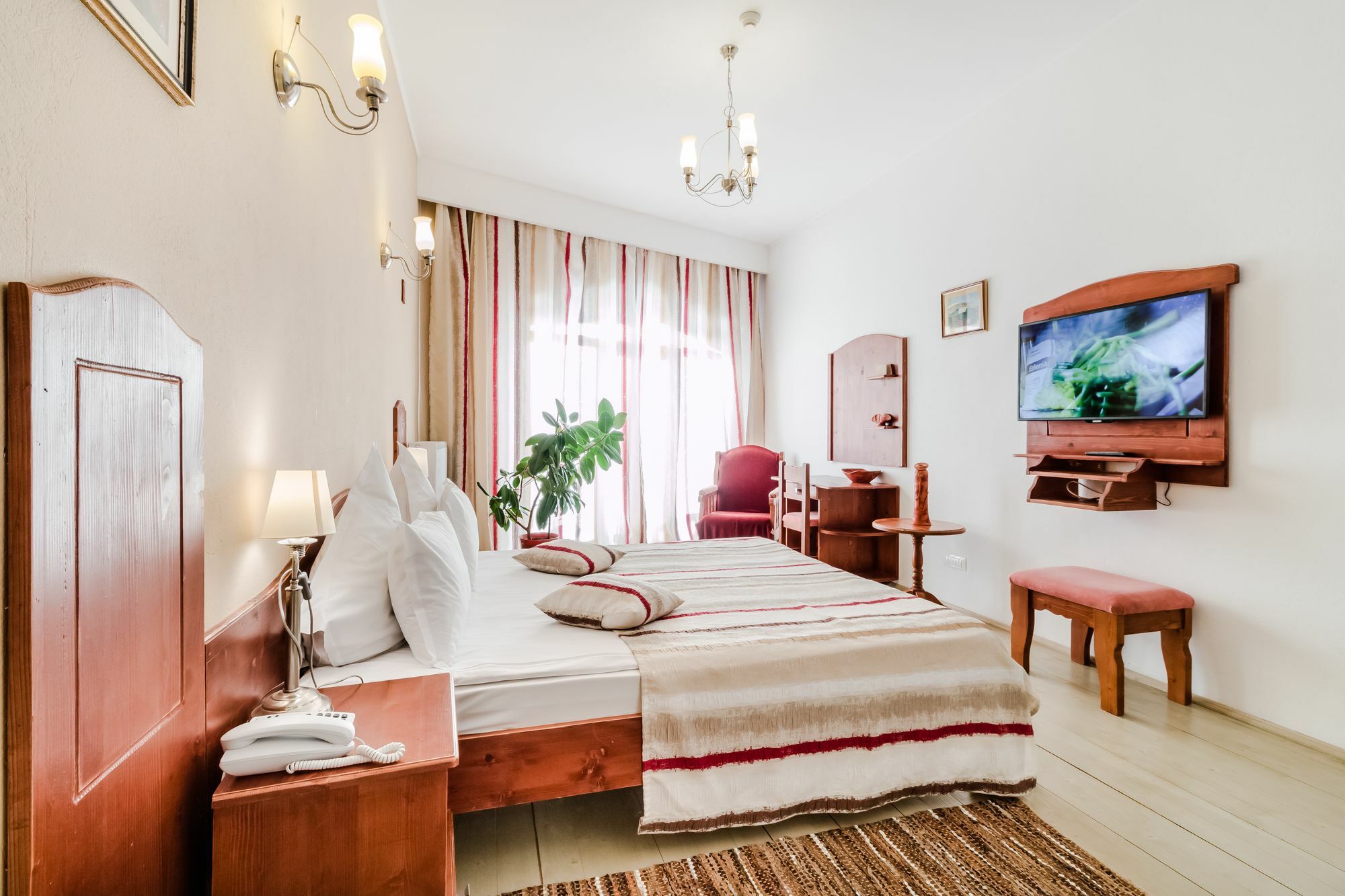 Ezio House Hotel Timisu de Jos Ngoại thất bức ảnh